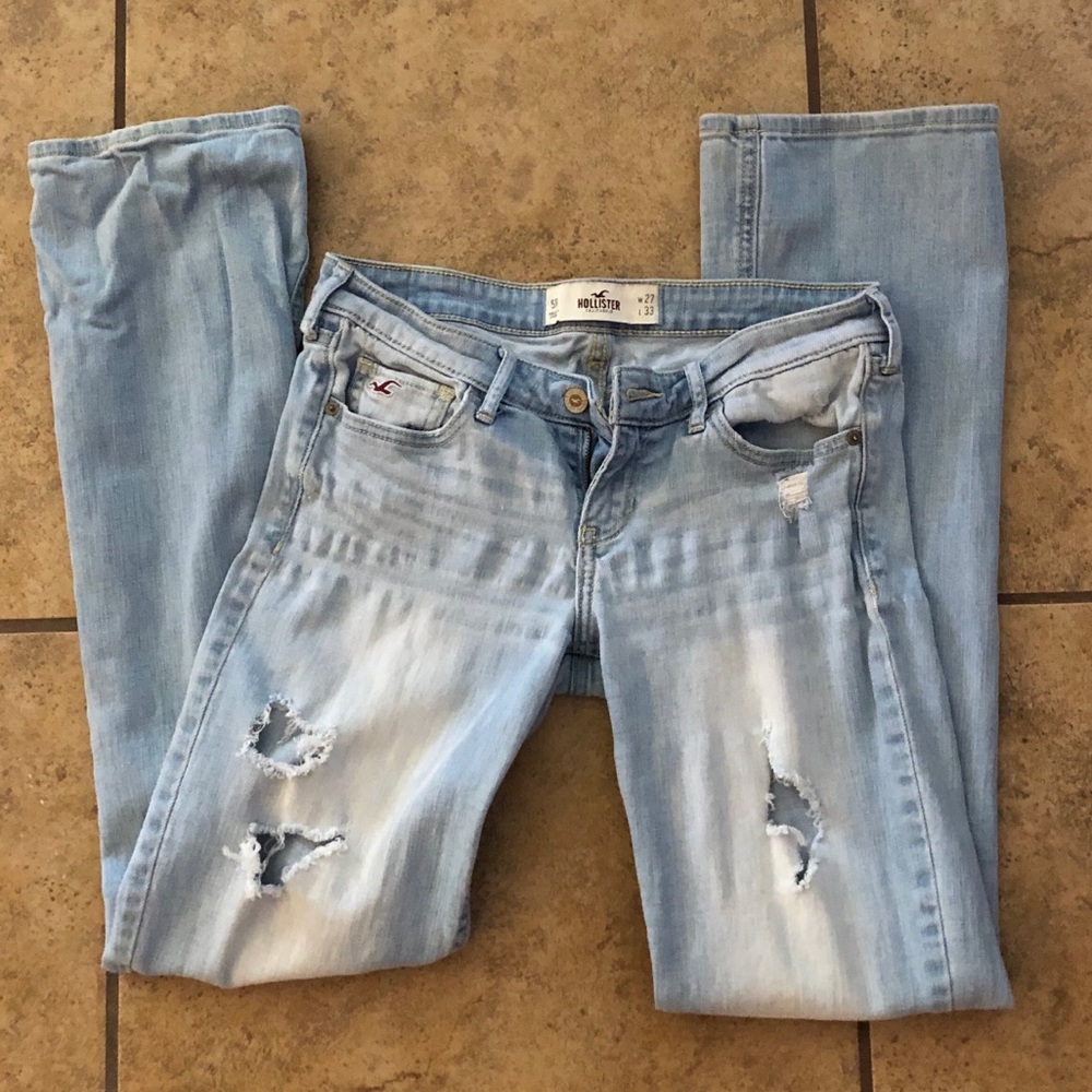 Light wash distressed Hollister jeans EUC